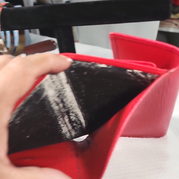 Louis Vuitton Epic Leather Red Women Wallet - Picture 12 of 16